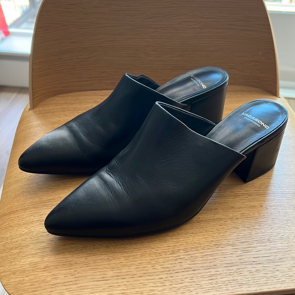 Vagabond Leather Mules Black with 2.5 in heel Size 9